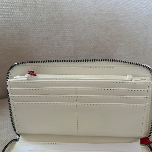 Betsey Johnson White and Black Newspaper wristlet wallet - Picture 8 of 10